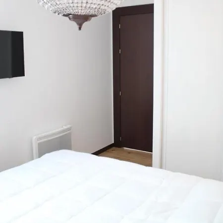 Apartman Quai Aux Vivres 25 *